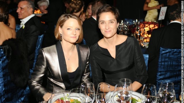 Photo of Jodie Foster marries Alexandra Hedison