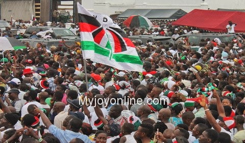 Photo of Police avert NPP-NDC clash as President arrives for Akwasidae