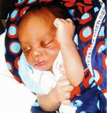 Photo of Mother abandons day-old baby in Lagos