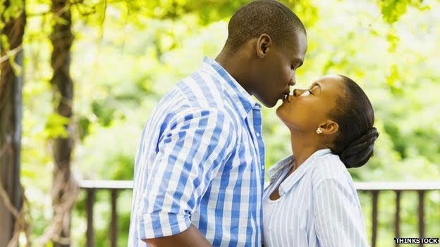 Photo of University of Zimbabwe condemned for kissing ban