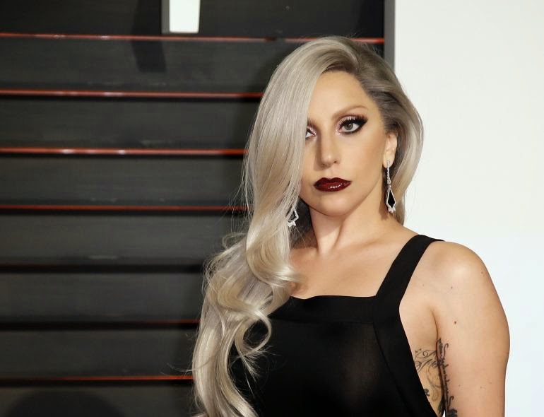 Photo of Lady Gaga Forgets To Wear Her Pants During Shopping Spree In New Orleans