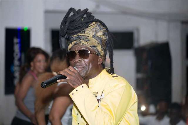 Photo of Kojo Antwi Entertains Fans In Sunyani With Electrifying Love Songs