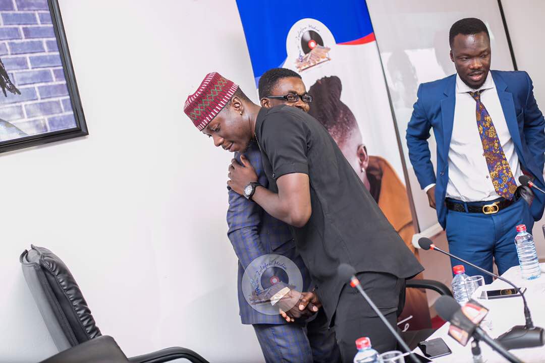 Photo of Stonebwoy Narrates How His Team Was Attacked By Some Zylofon Media Workers (Audio)
