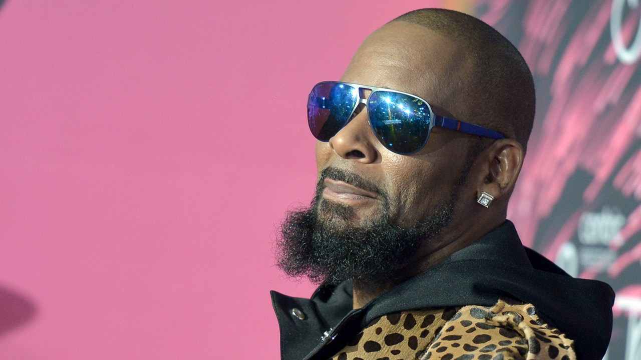 Photo of R. Kelly Charged With Aggravated Criminal Sexual Abuse