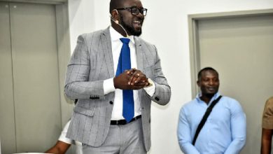 Photo of Kurt Okraku Promises To Set Up Medical Fund For Ghanaian Players
