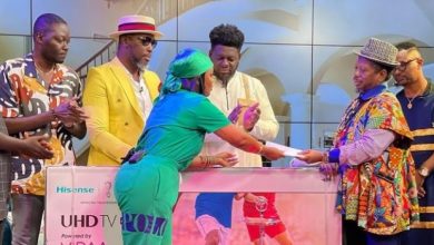 Photo of UTV’s United Showbiz Put Smiles On The Face Of Veteran Actor, Kwaku Twumasi As They Donate GHC 10,000, Hisense 65 Inches TV And A 4-Door Refrigerator To Him