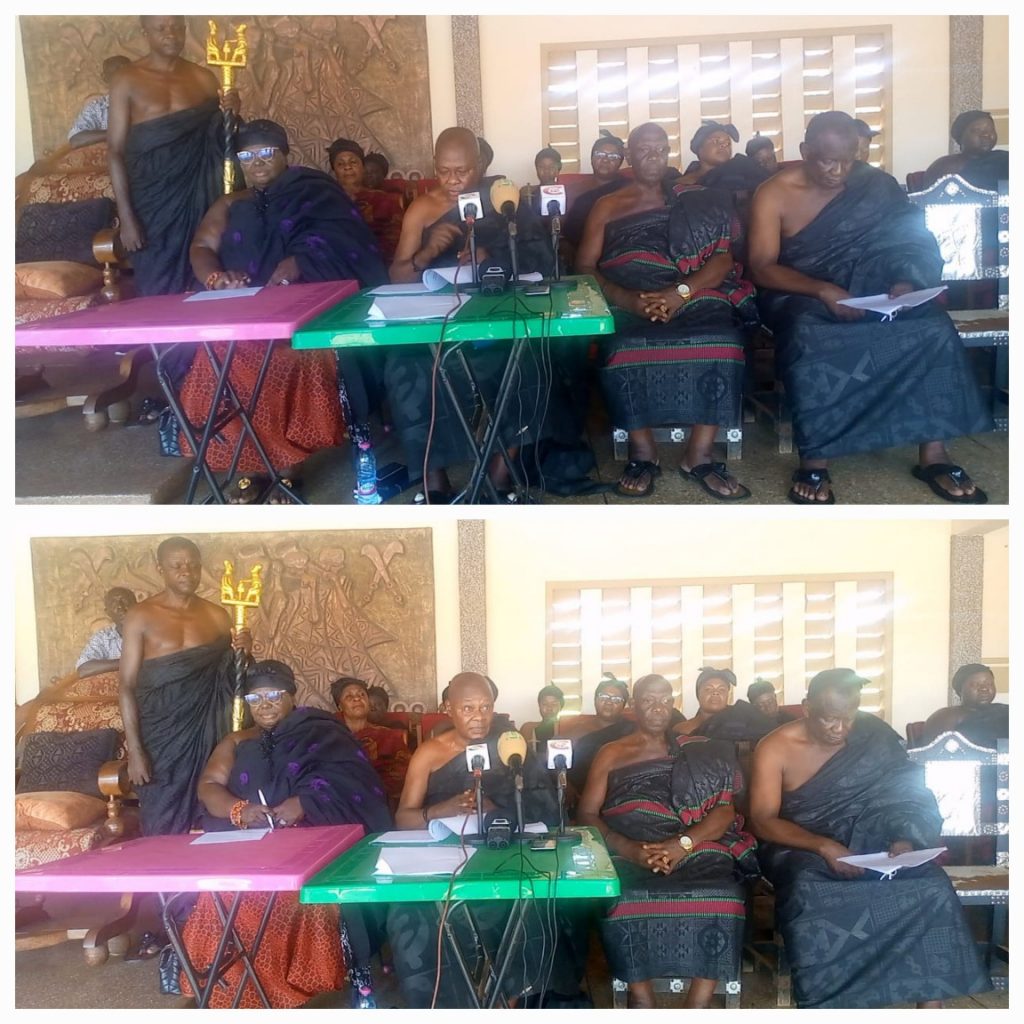 Sunyani Traditional Council at a press conference about issue with Fiapre Chief over Sunyani land